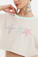 ΓΥΝΑΙΚΕΙΟ CROP TOP ΜΕ ΚΕΝΤΗΜΑ – STARS GREY - Image 2