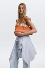 Etienne Orange - Image 3